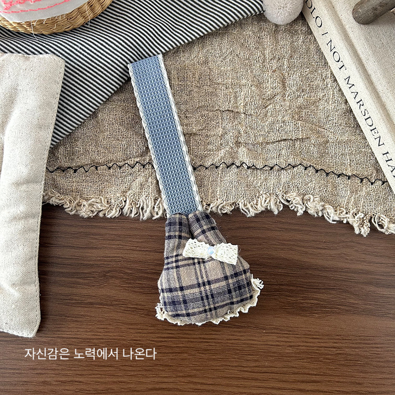 A new Korean fabric cotton-filled bear pendant, a cute and soft three-dimensional animal keychain for children, and a versatile accessory pic 10