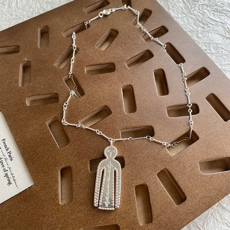 欧阳娜娜同款胡椒盐冷静人偶项链黄铜电镀厚银小众设计锁骨链详情2