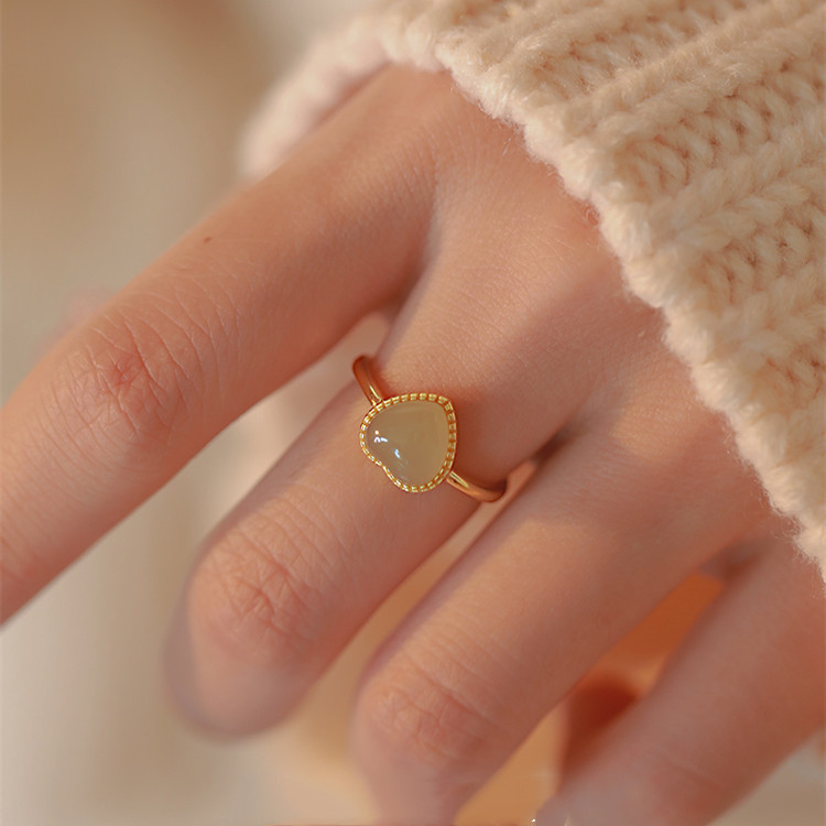 2022新款和田玉爱心戒指女ins小众设计极简高级感复古玉石食指环详情9