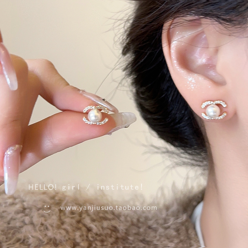 法式小香风珍珠锆石耳钉女秋冬高级感轻奢气质耳环小巧精致耳饰品详情4