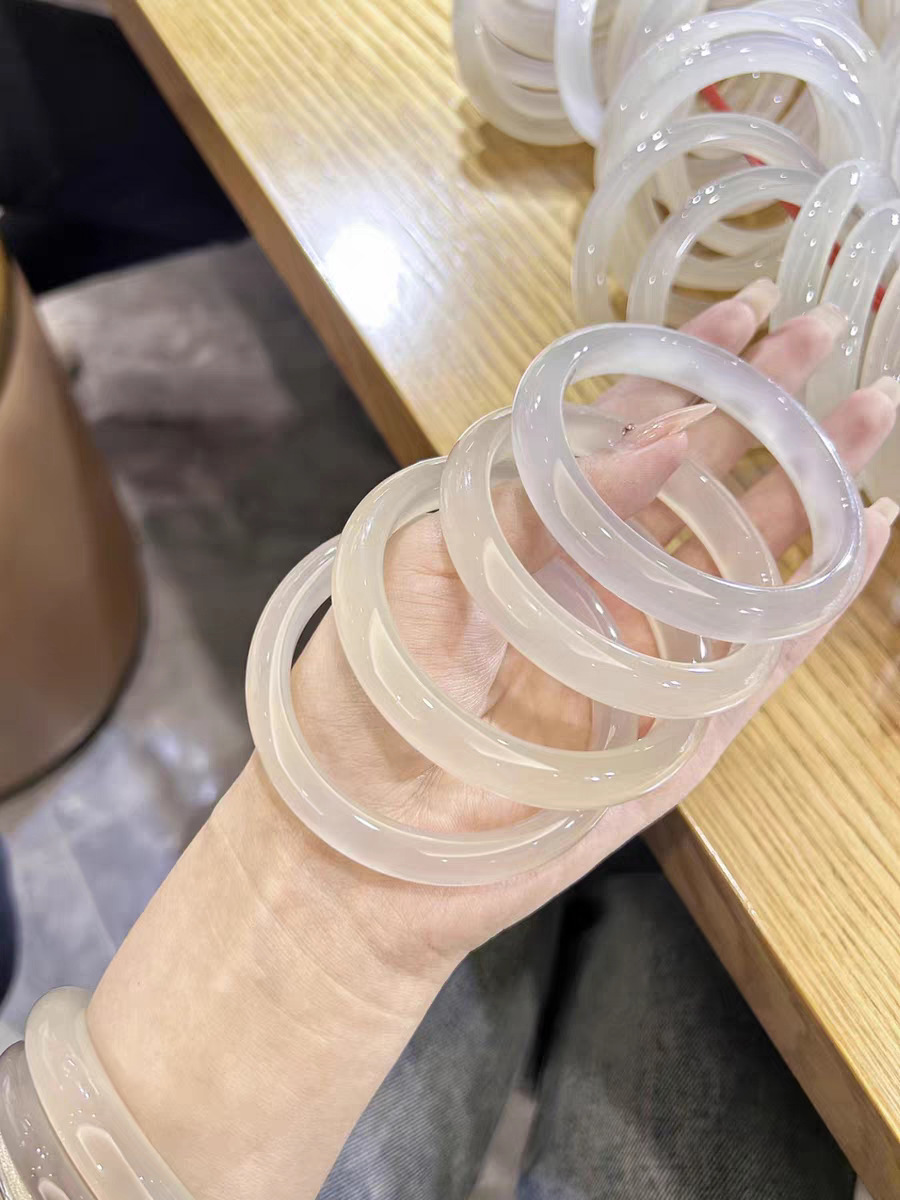 简约玛瑙手镯冰透玉髓镯子轻奢大方百搭款贵妃猫眼石送老婆礼物详情9