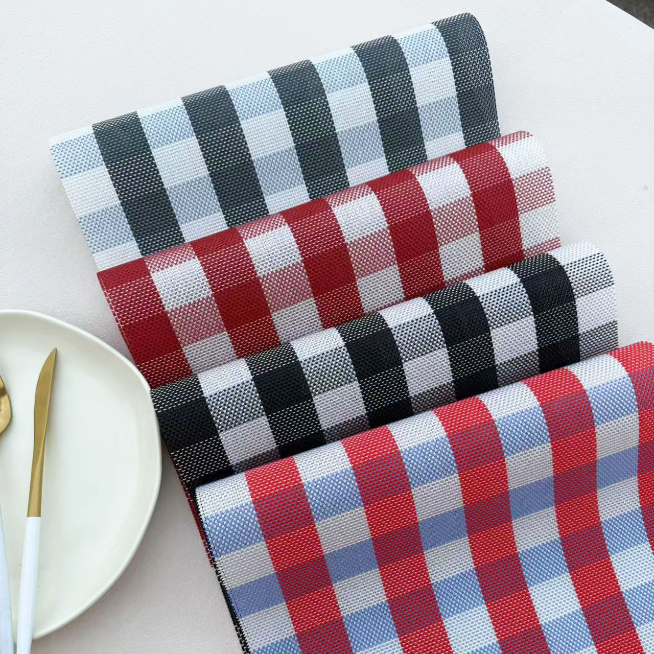 工厂直销经典格纹PVC餐垫西餐垫餐桌垫隔热防油酒店家用外贸热销详情1