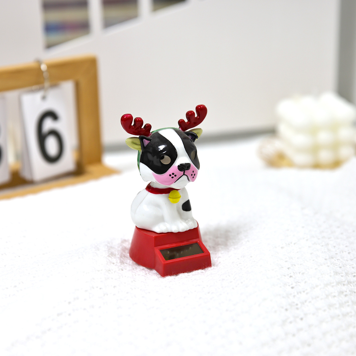 太阳能公仔圣诞节圣诞狗鹿角太阳能摇摆器摇头公仔车载汽车摆件详情10
