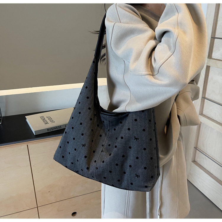 通勤大容量女包新款流行波点单肩包时尚百搭托特水桶包都市斜挎包详情27