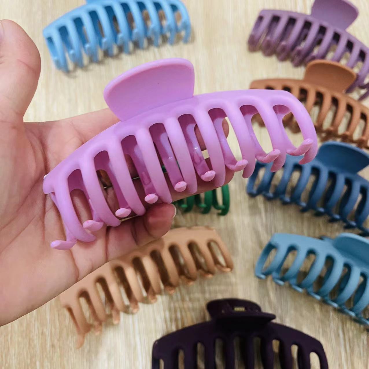 【 Zone 1-5 】 No. 194 / Matte keel gripper 12/ Pack 1200/ box Korean ins Large Gripper Elegant Style Hair Clip Simple Hair clip Hair clip Women Semi-tied Hair matte Gripper wholesale pic 4