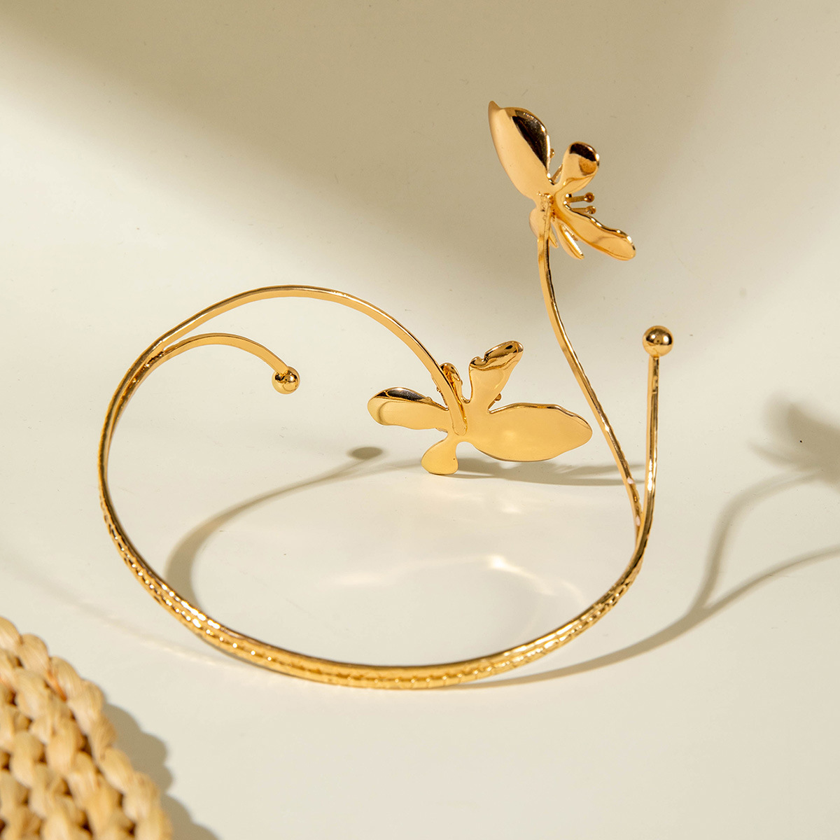 亚马逊跨境个性冷淡风海星手臂镯线条计感蝴蝶环形开口臂镯女详情99