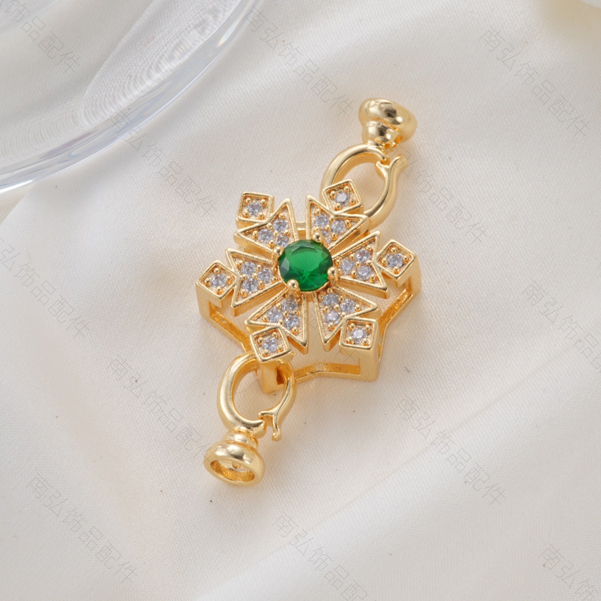 Copper plated with 18k gold and slightly inlaid with zirconia emerald snowflake-shaped pearl necklace clasp, a DIY accessory with a light luxury feel pic 10