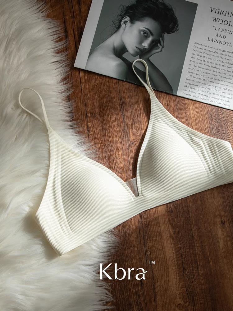 The frameless French deep V nude triangular cup bra for women, anti-sagging and beautiful back, gathers together. The summer thin bra is light and airy pic 12