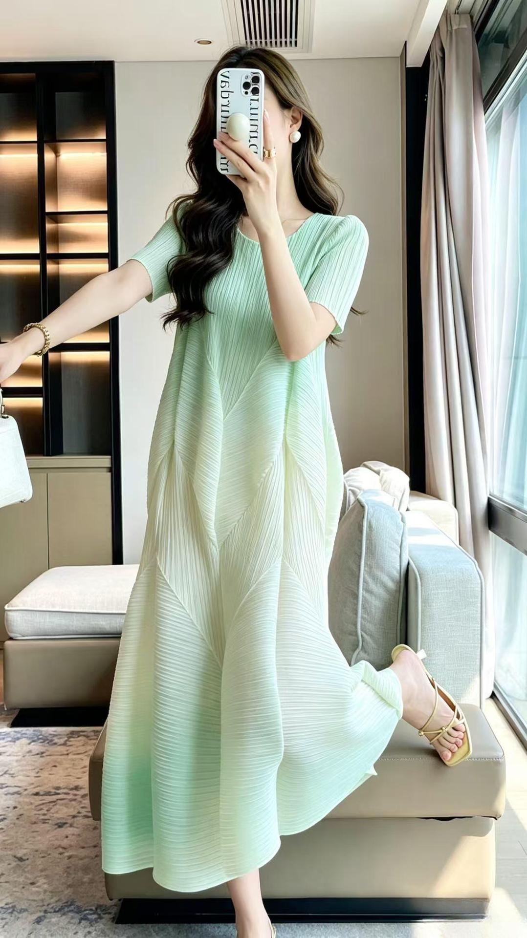 三宅专柜冷淡风女装高级感连衣裙设计感褶皱廓形短袖蛋糕公主裙子详情11