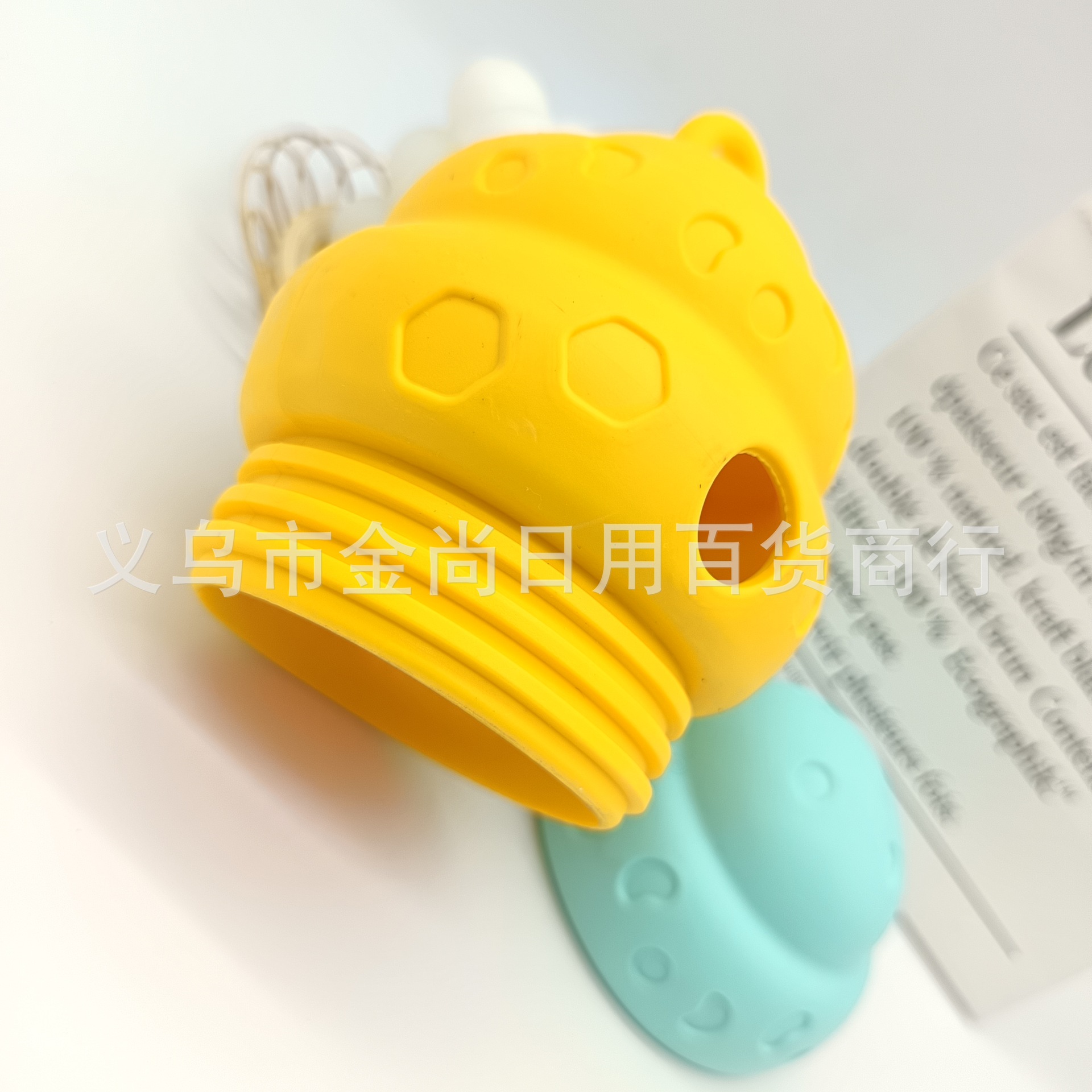 Cross-border new dog toy, pet teething, leaky feeding ball, durable and boring, teething intelligence development, slow feeding device, biting fun pic 5