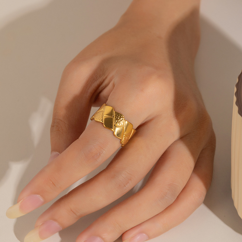 欧美时尚ins风简约钛钢戒指18k镀金不规则几何不锈钢女士饰品热销详情12