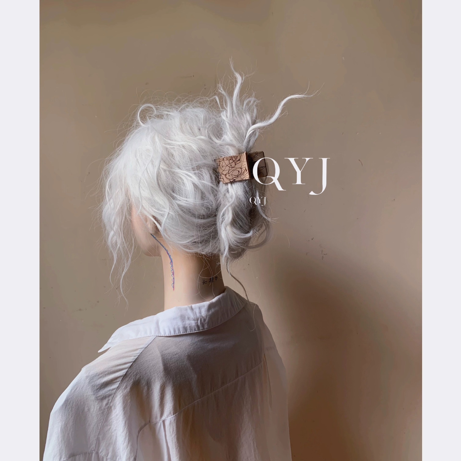 The 2023 new 6-tooth matte spinneret with a high spinneret ratio can catch old customers. Close your eyes and put it into the gripper to grab the hair and the back of the head pic 5