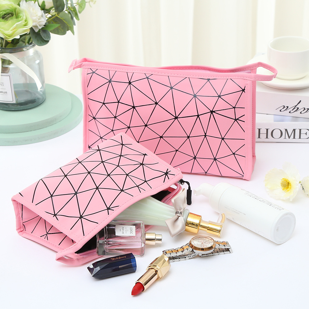 Fashionable waterproof geometric diamond-shaped PU cosmetic bag, portable travel lady, large-capacity toiletries storage clutch pic 10