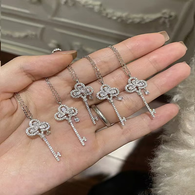 2025新款皇冠钥匙项链925纯银高级感百搭毛衣链微镶个性潮流配饰详情7