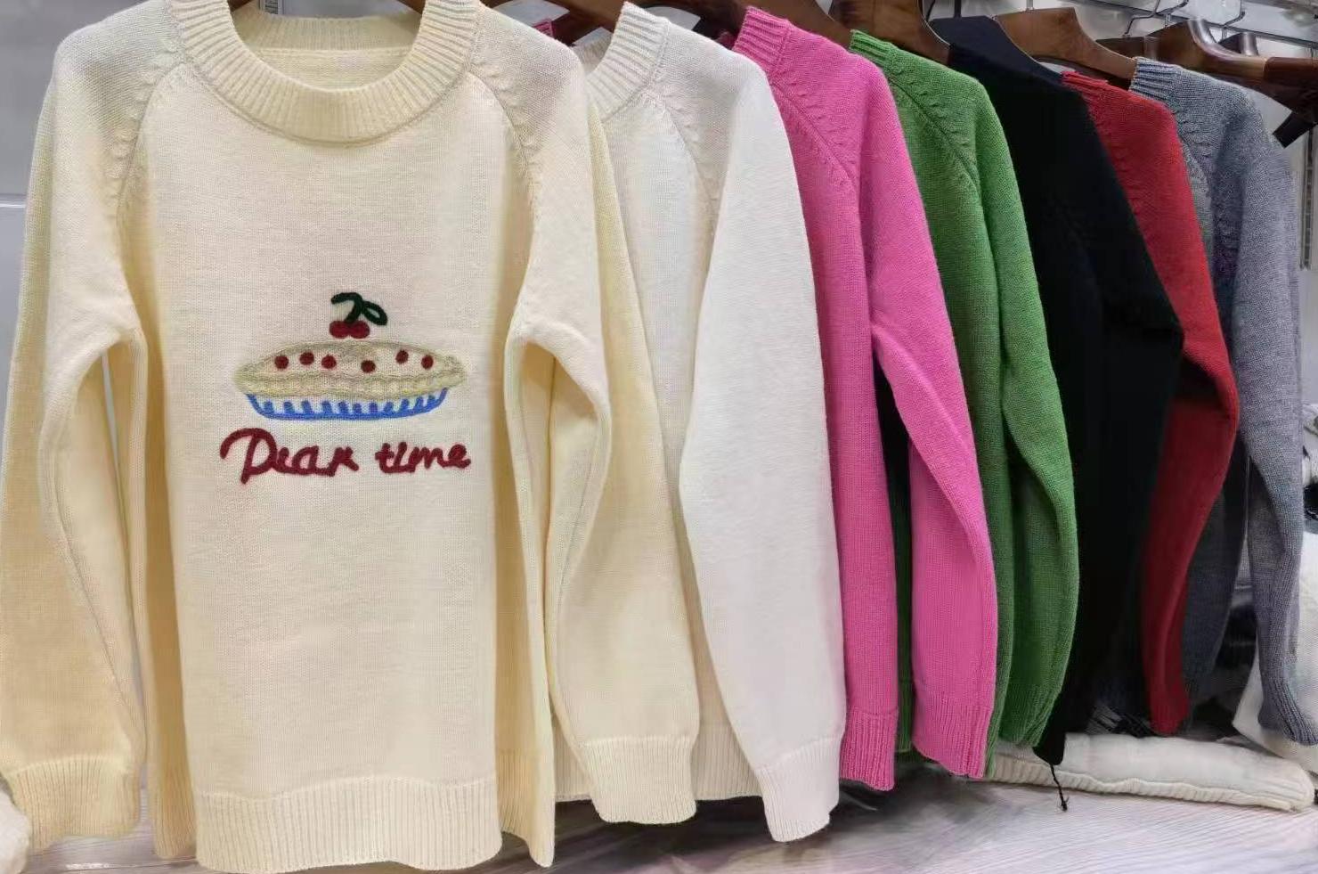 New gentle cake round-neck embroidered sweater for women in autumn and winter, Korean cartoon style, youthful and versatile knitted sweater for women in autumn pic 11