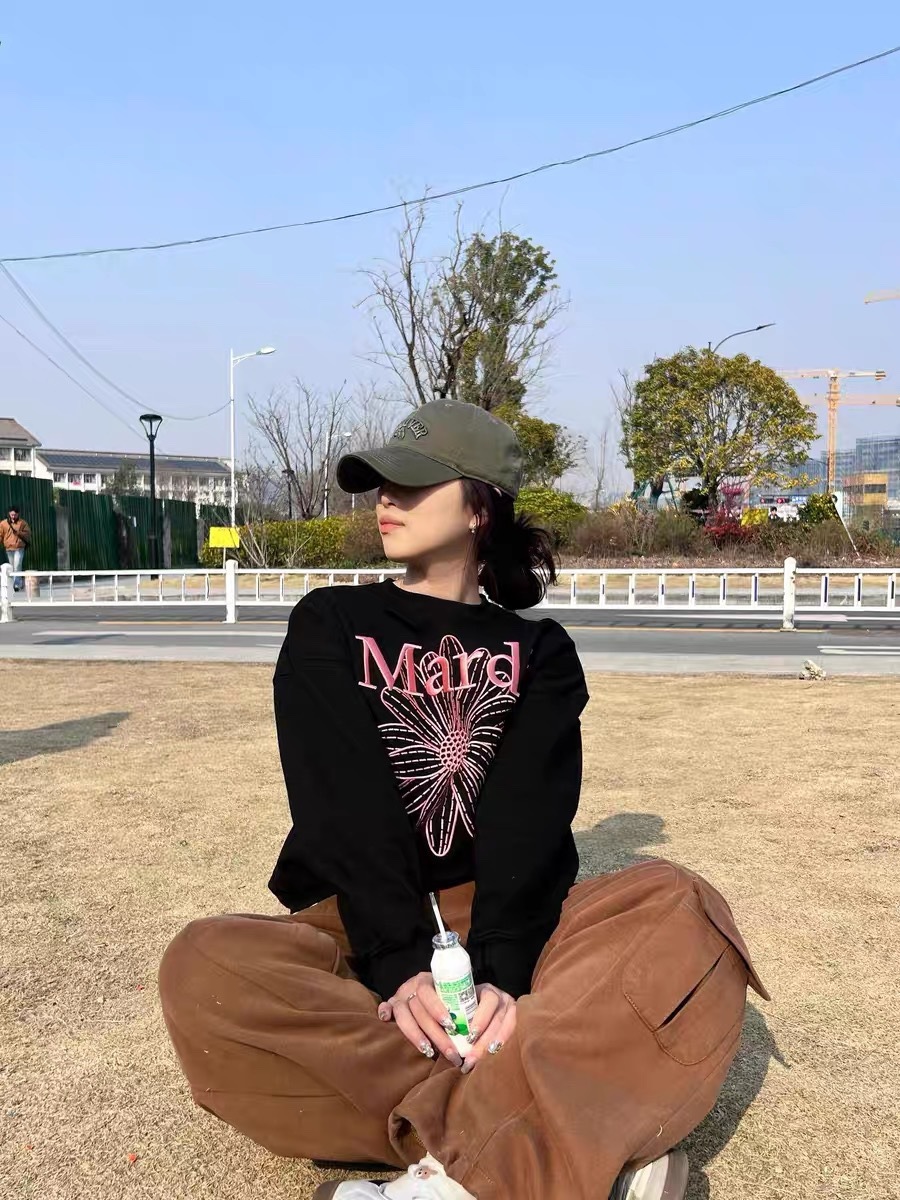 现货韩国潮牌Mardi卫衣女小雏菊24新款印花圆领上衣一件代发详情9