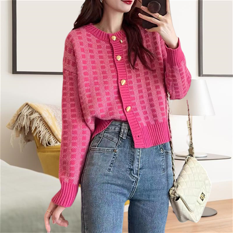 In the early spring and autumn of 2026, there are new styles of knitted sweaters, pink checkered loose, slimming, cute and fashionable cardigan coats for women pic 5