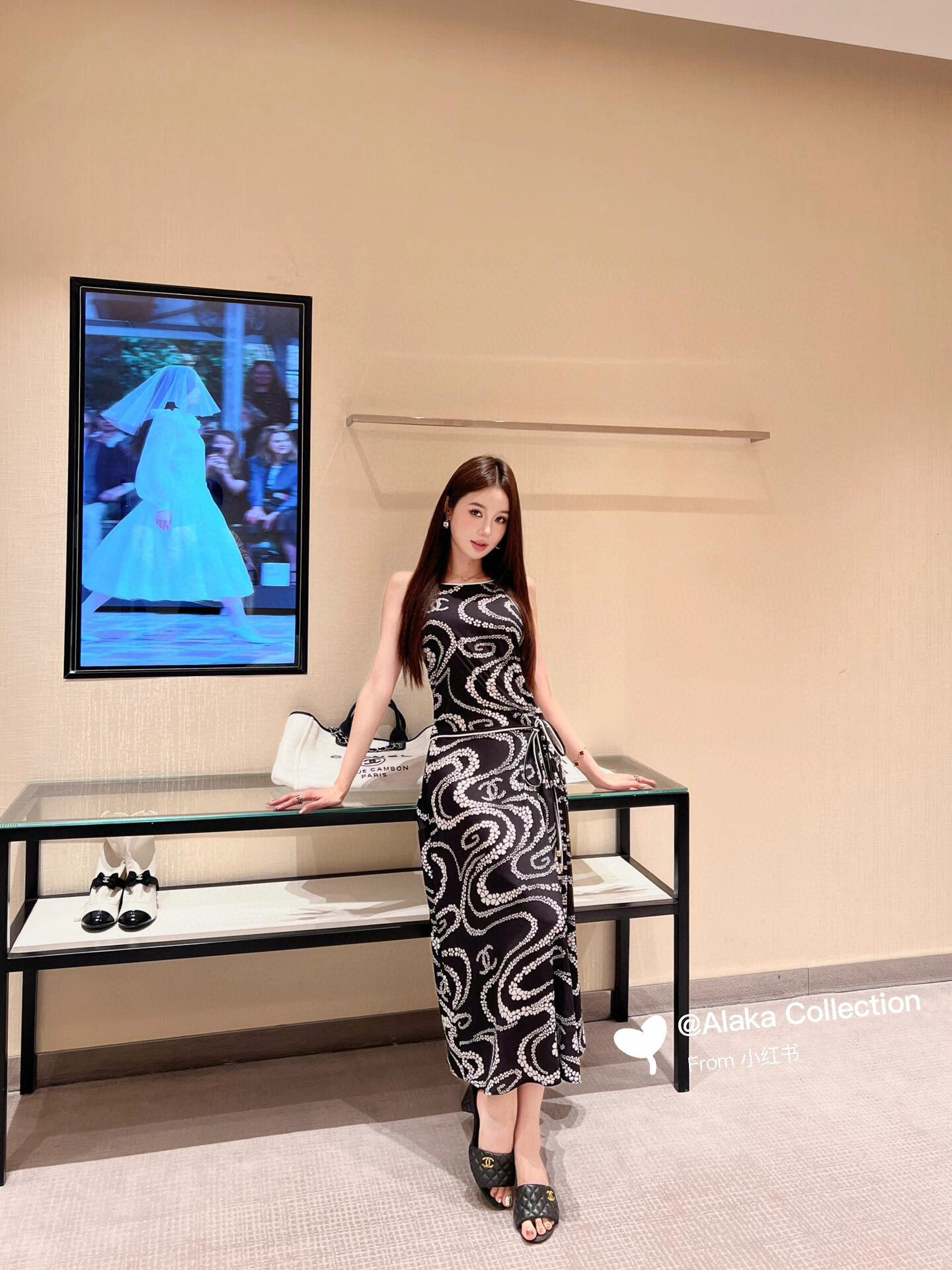 高品质~2025年夏季新款CH南油韩版小众设计挂脖短款背心气质长裙详情16