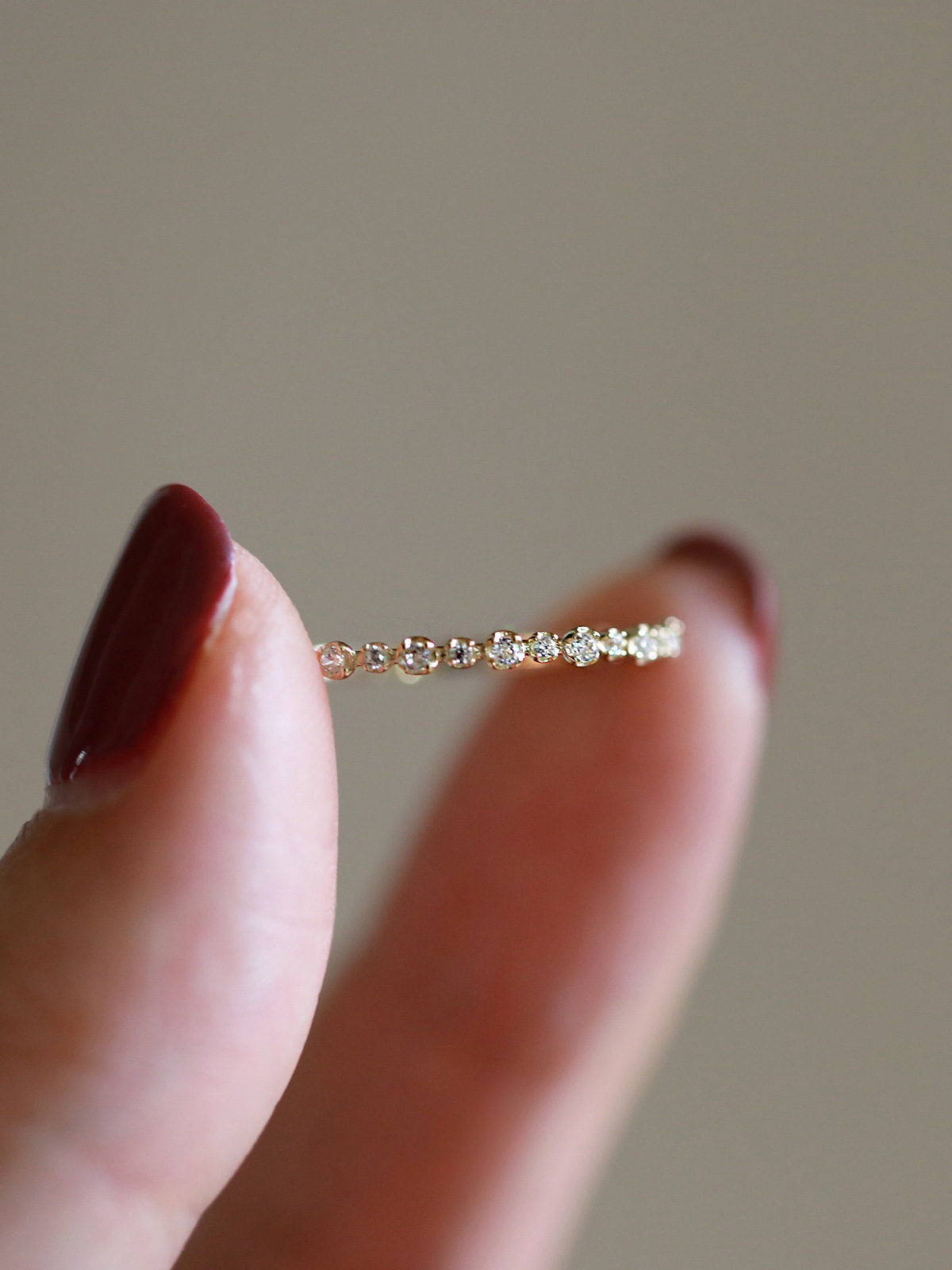 S925 sterling silver plated with 14K gold, a beautiful row of diamonds and a stylish zircon ring. The ring is exquisitely sweet and layered pic 5