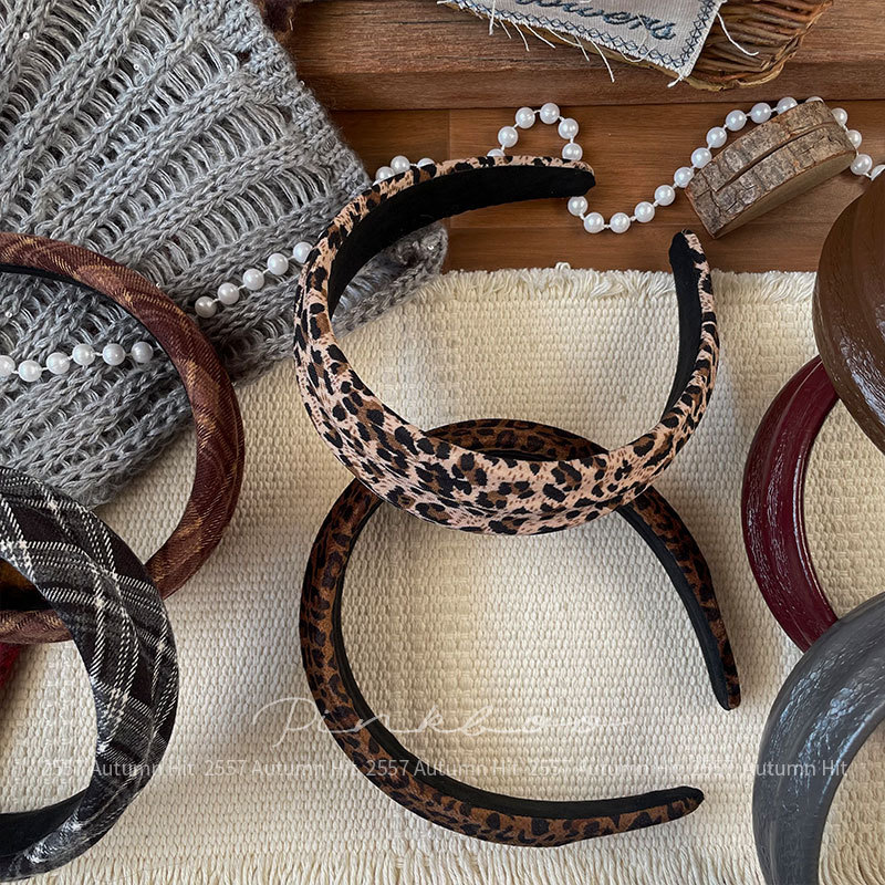 New Korean-style simple and elegant leopard print wide band headband, retro high head top check pattern for girls, autumn atmosphere hair accessory, wide band fashion for autumn and winter, leopard print check pattern multi-color series, retro and personalized headwear for girls pic 4