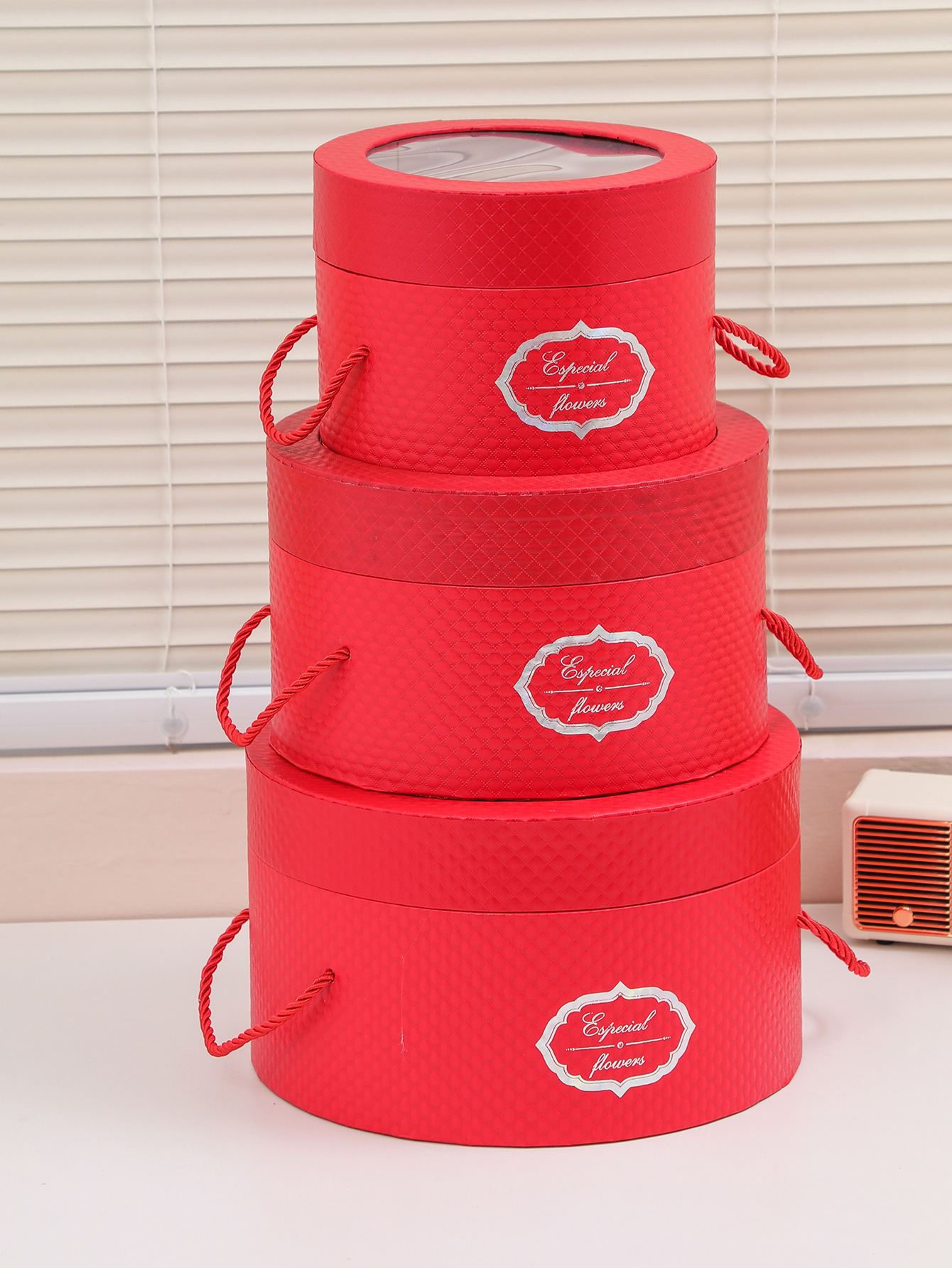 套装抱抱桶批发 鲜花礼品盒七夕花盒插花桶 教师节花束桶圆形福桶详情12