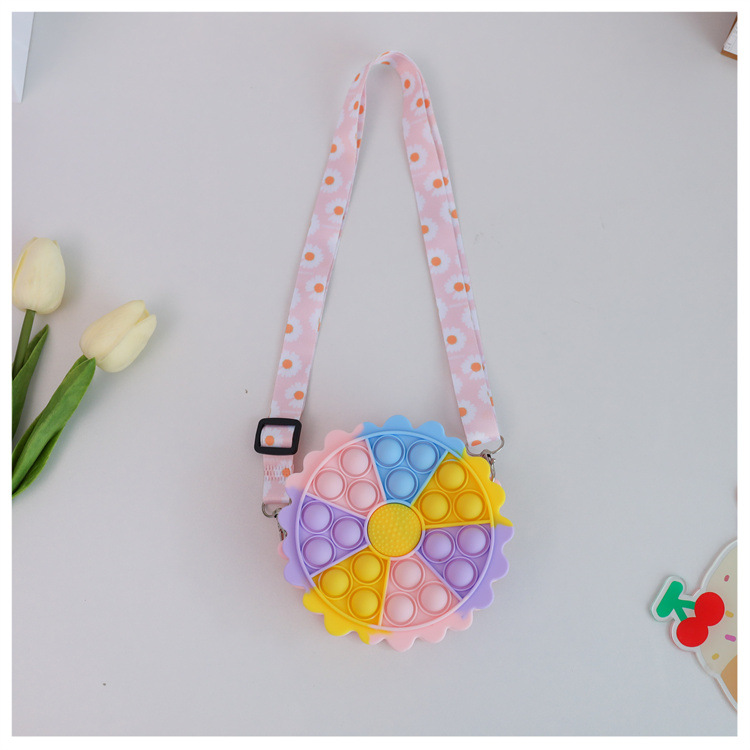 硅胶包2023新款指压儿童玩具包花朵彩虹灭鼠先锋零钱包单肩斜挎包详情16
