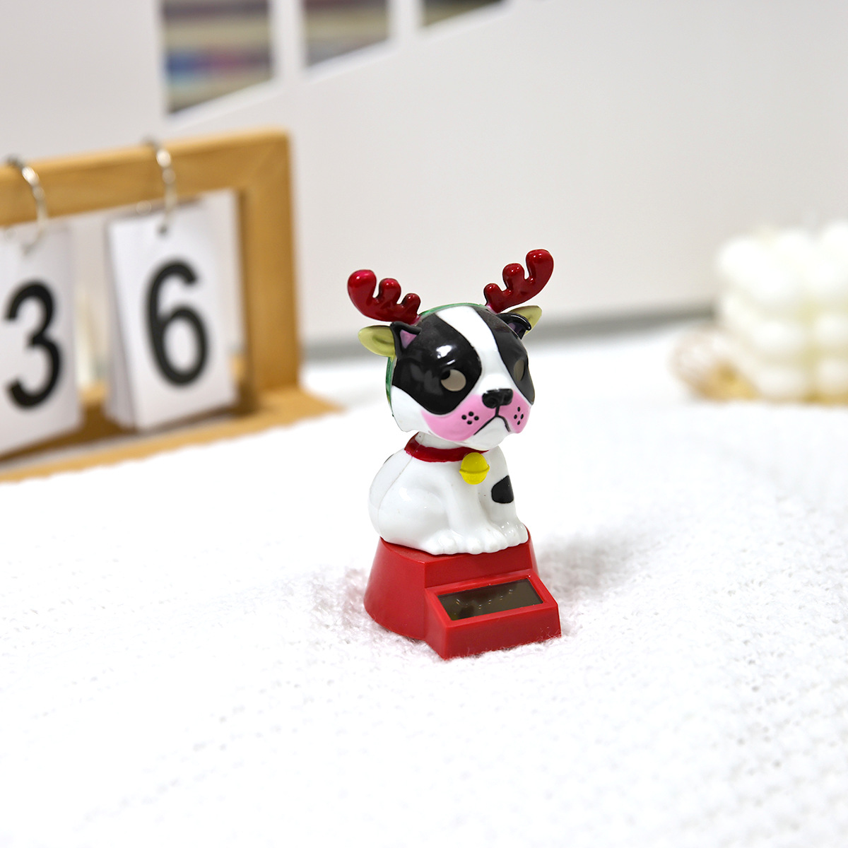 太阳能公仔圣诞节圣诞狗鹿角太阳能摇摆器摇头公仔车载汽车摆件详情11