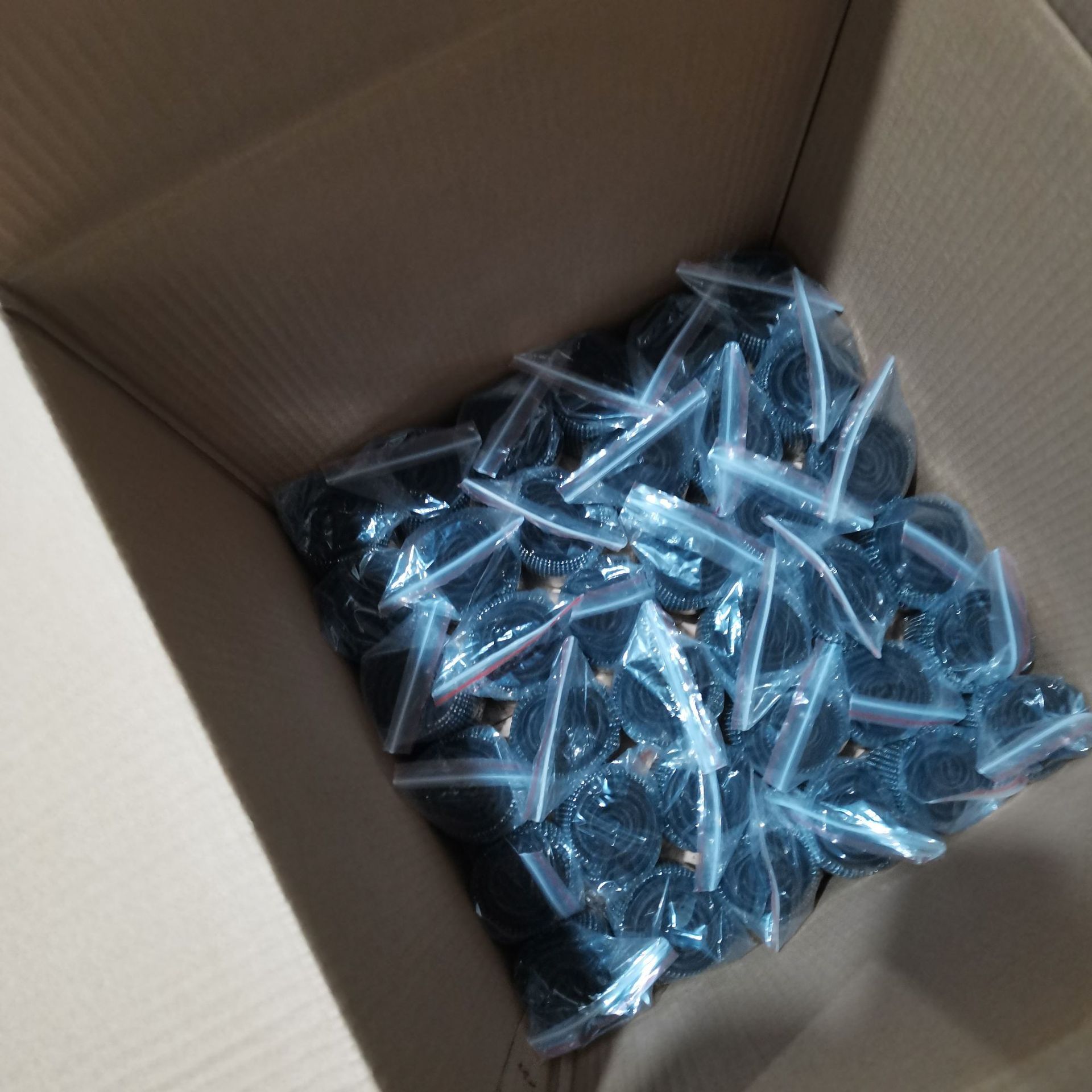 汽车方向盘套镶钻弹力四季通用防滑水钻亚马逊跨境把套现货舒适手感详情29