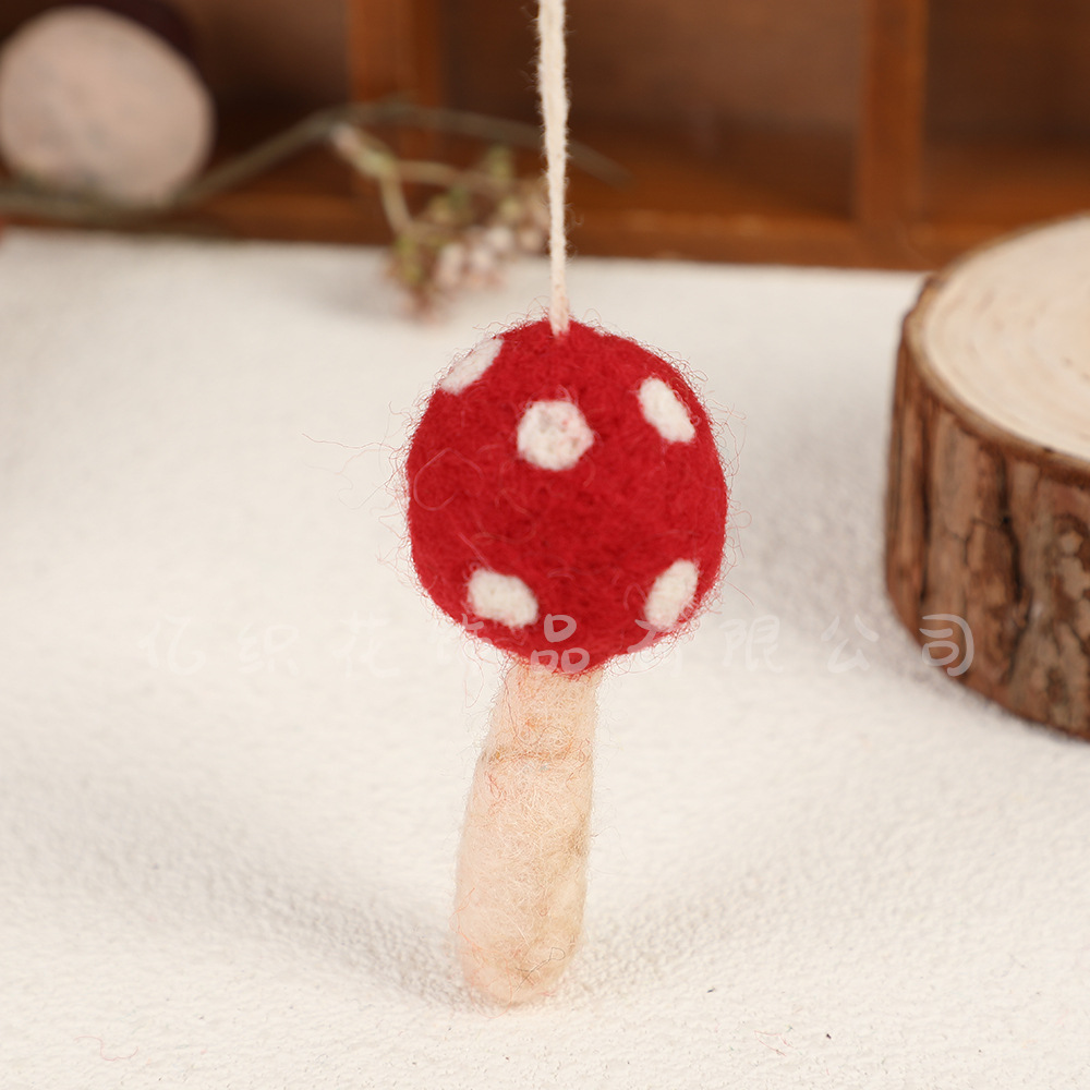尼泊尔手工羊毛毡成品蔬菜水果面包挂饰萝卜钥匙包挂饰品挂件配饰详情5