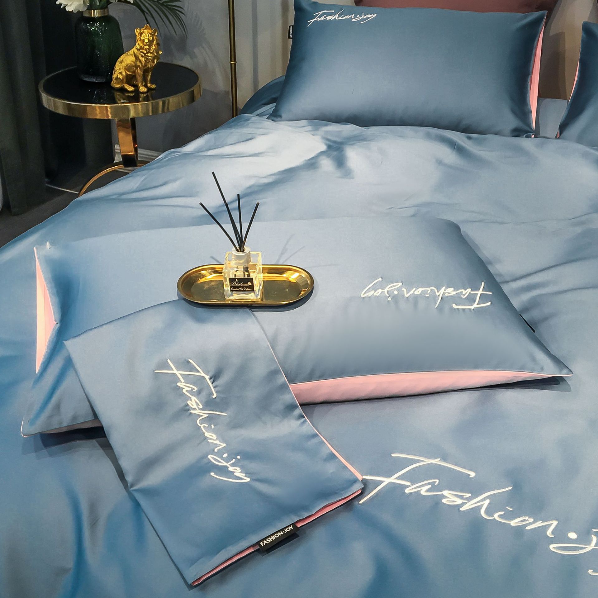 Wholesale from the factory: simple solid-color 60-piece brocade long-staple cotton embroidered four-piece set, color-blocking all-cotton Nordic bedding pic 5