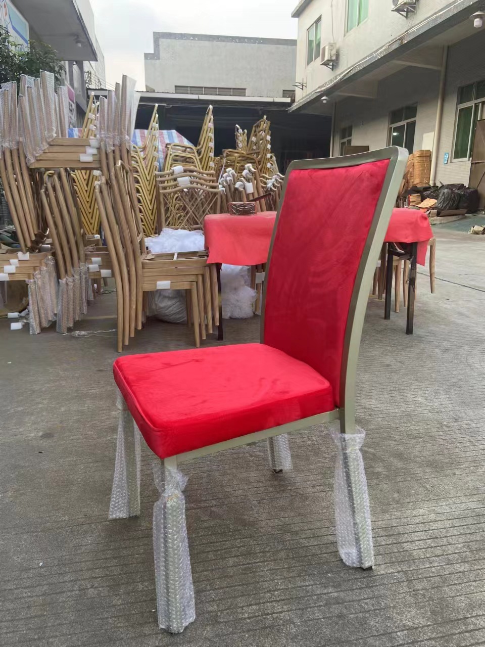 酒楼会所培训聚餐铝椅软包绒布五金可叠餐椅折叠椅宴会专用轻奢详情9