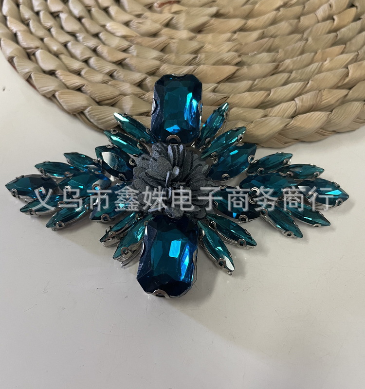 Handmade DIY water drill splicing glass drill diamond-shaped small flower clothing decoration pic 2