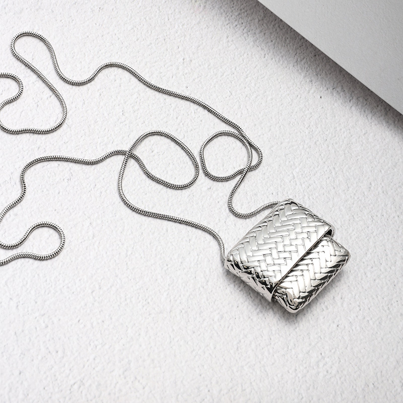 重工韩国编织包包花瓶吊坠长款项链复古轻奢简约设计高级感毛衣链详情6