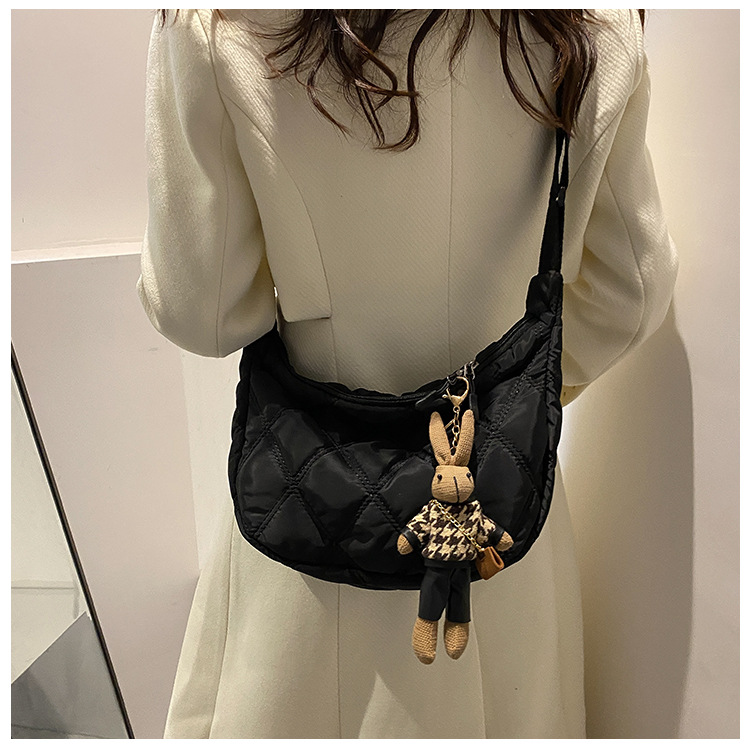 The new, trendy and fashionable single-shoulder crossbody bag with diamond-patterned embroidery thread for women in 2021, the popular dumpling bag pic 42
