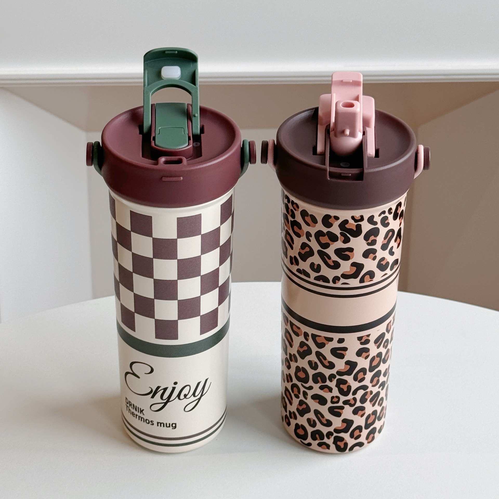 户外高颜值随手双饮咖啡杯美式便携车载水杯手提运动线条图咖啡杯详情12