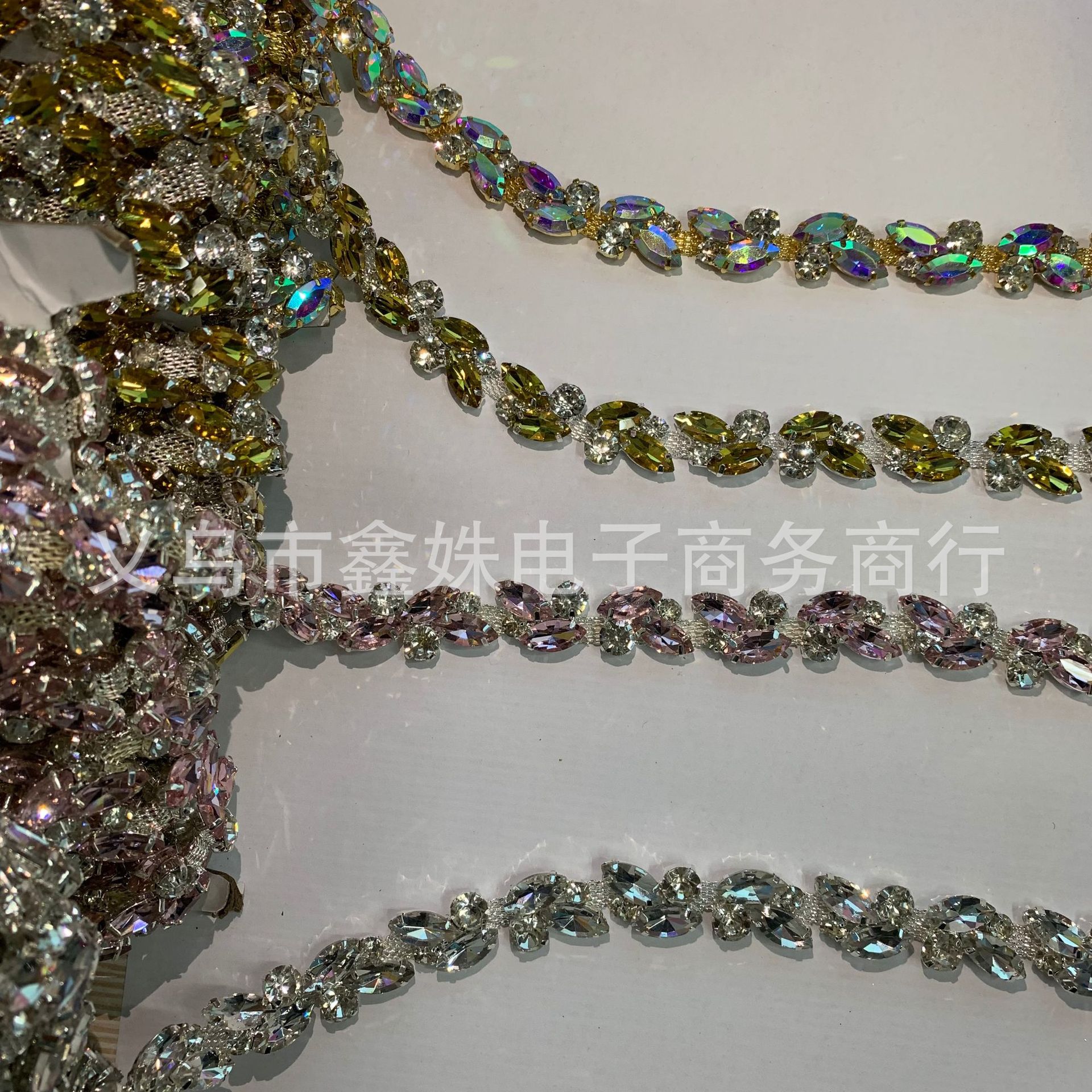 Metal welding, diamond-encrusted jewelry, diamond patterns, chains, belts, shoes, bags, clothes and accessories pic 9