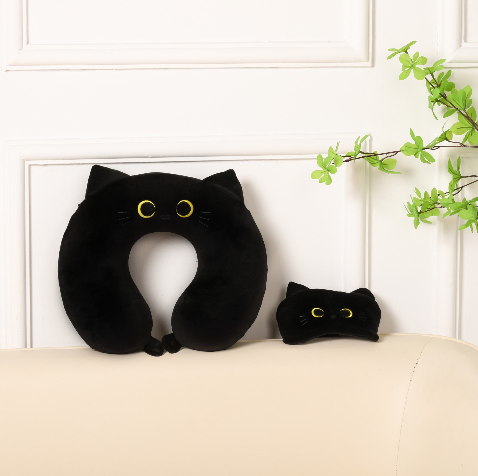 The popular black cat U-shaped pillow car headrest is black and cute. The cute cat question mark pillow eye mask bag is highly recommended on Xiaohongshu pic 7