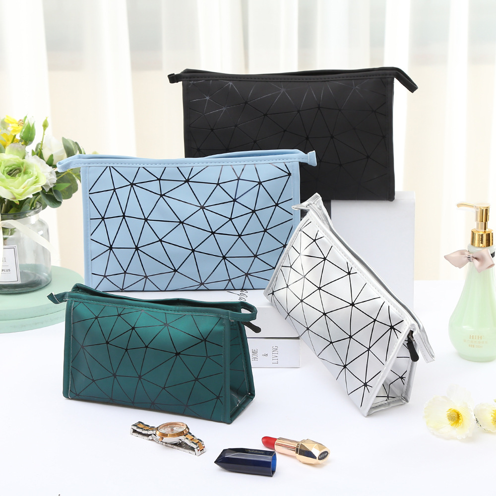 Fashionable waterproof geometric diamond-shaped PU cosmetic bag, portable travel lady, large-capacity toiletries storage clutch pic 1