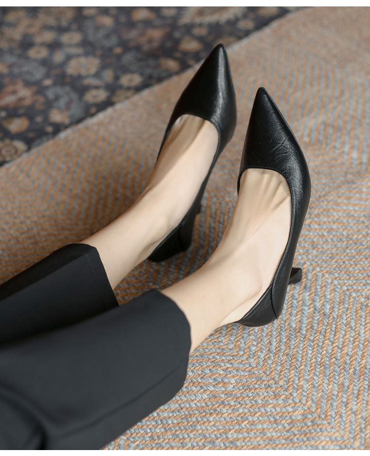 The 2025 new black professional high heels with soft leather can be worn at the back, single toe, pointed toe and thin heel. Work shoes for women pic 2
