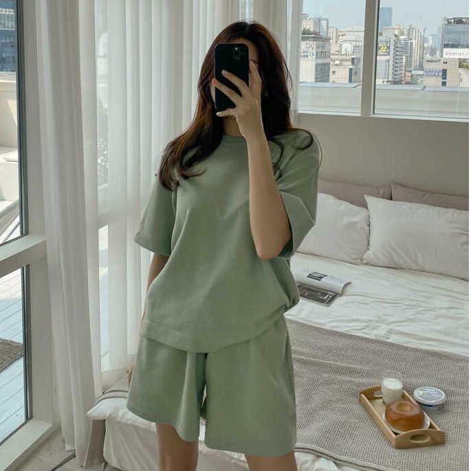 Wholesale set of high-quality Minnie cotton 2023 new summer fashion sportswear, short sleeves and shorts, Korean style two-piece set pic 8