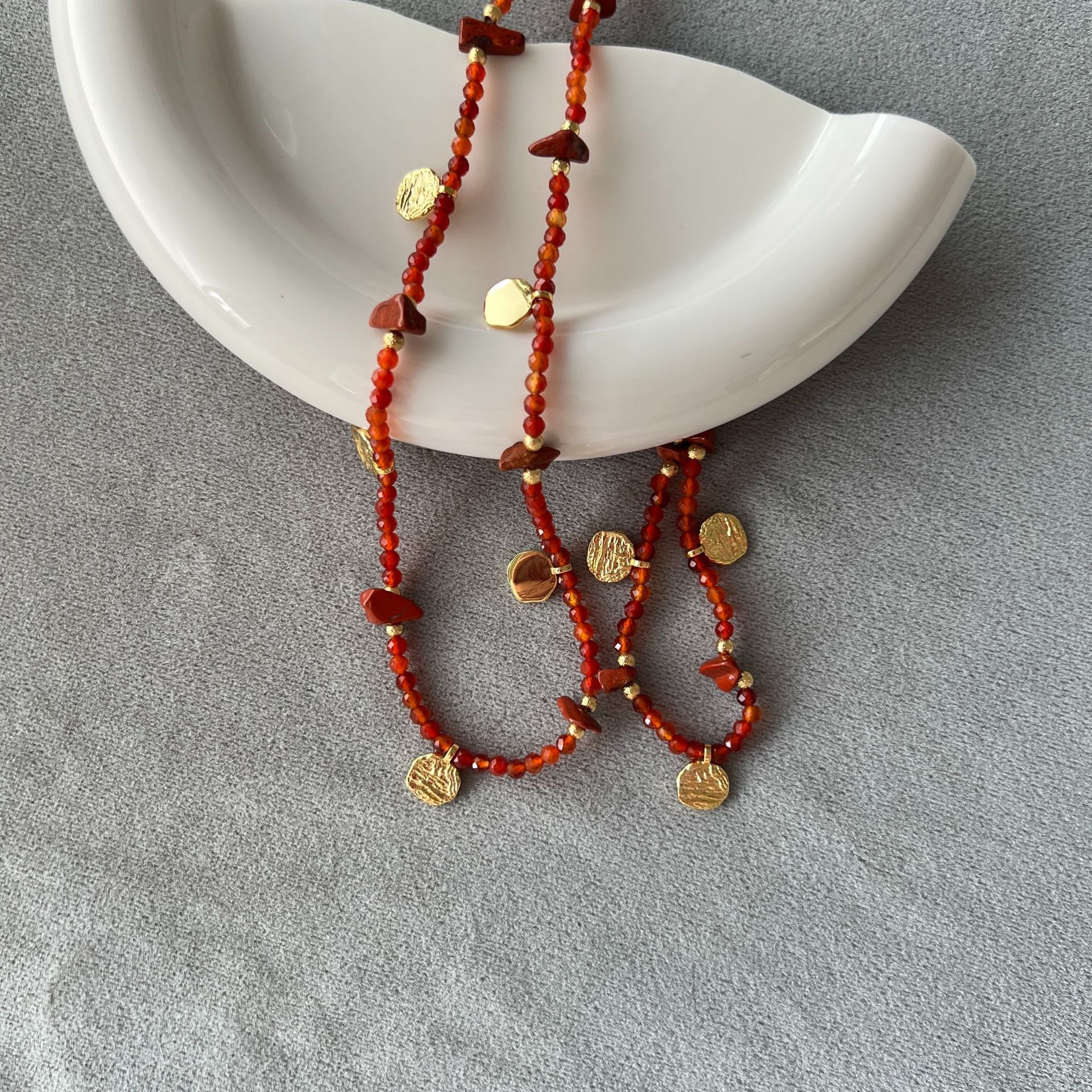 WEN*KISS系列红玛瑙项链过年新中式雕刻纹理本命年款串珠项链手链详情2