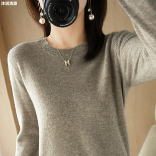 A hooded sweatshirt for women in Spring and Autumn 2025, a new style of hooded sweatshirt as a base layer, paired with a knitted sweater, a casual large-sized hooded sweater for women pic 15