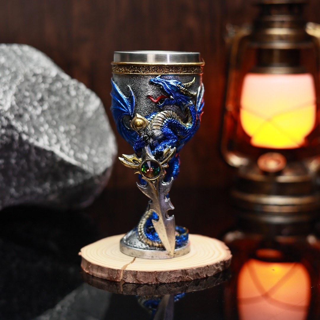 Niche high-appearation-level red wine glasses, European retro wine glasses, 3D dragon statue cocktail glasses pic 4