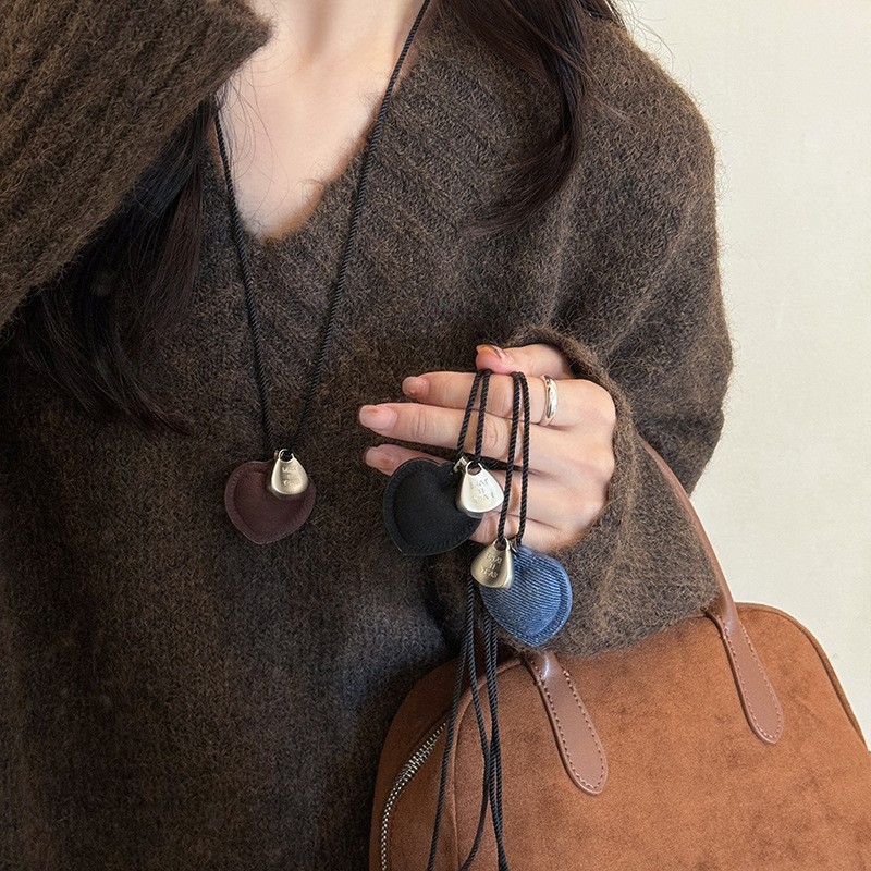 ins博主牛仔爱心细绳项链2024新款时尚潮流毛衣链小众简约颈链女详情2