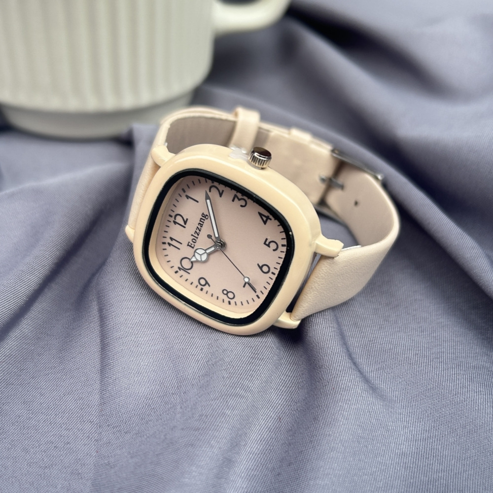 奶茶杏色方形皮带手表女学生党网红高颜值小众高级感简约广州腕表详情1