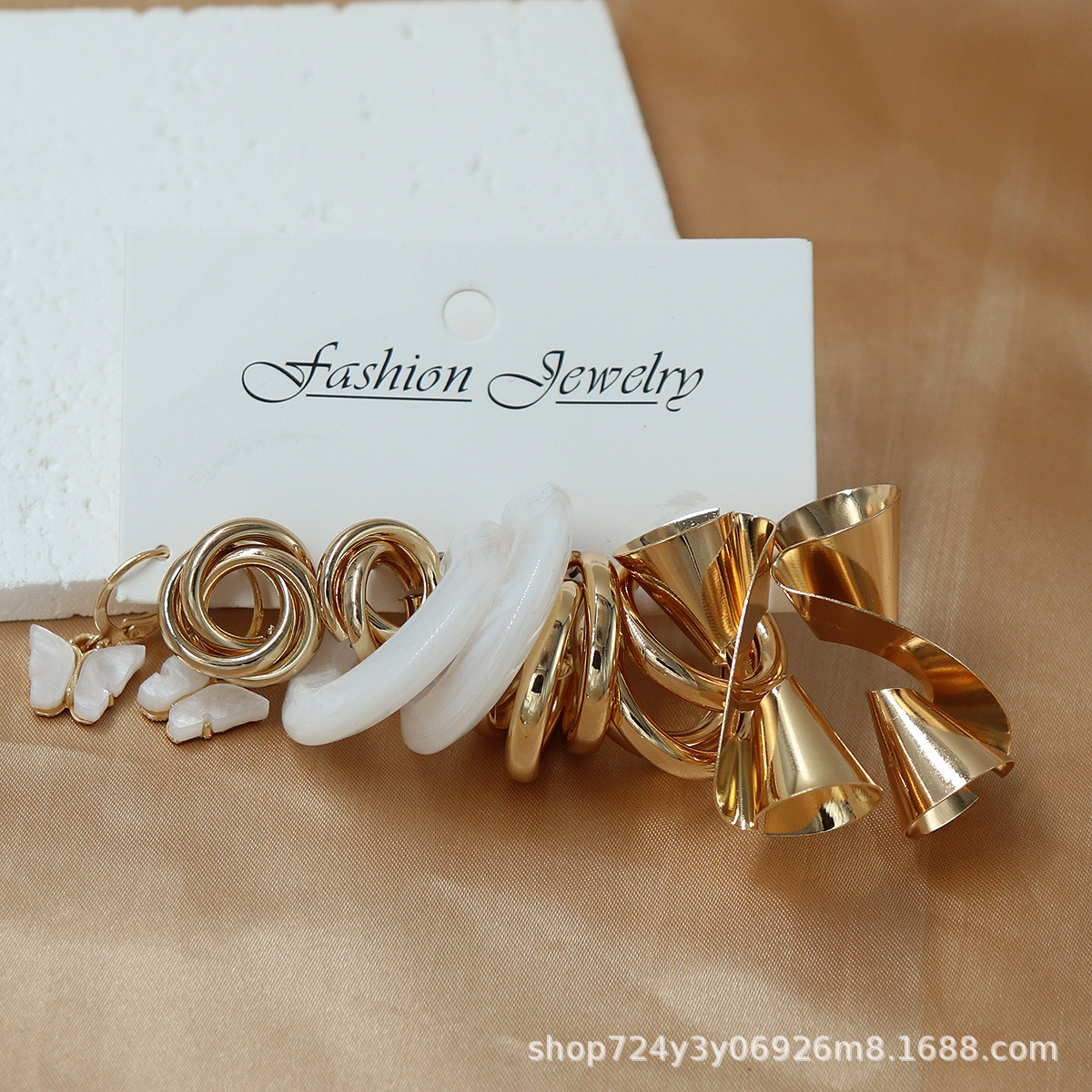 欧美跨境热卖气质圈圈耳环女轻奢高级感耳圈套装气质耳扣饰品饰品女长款气质耳环女长款气质耳饰女长款简约详情5