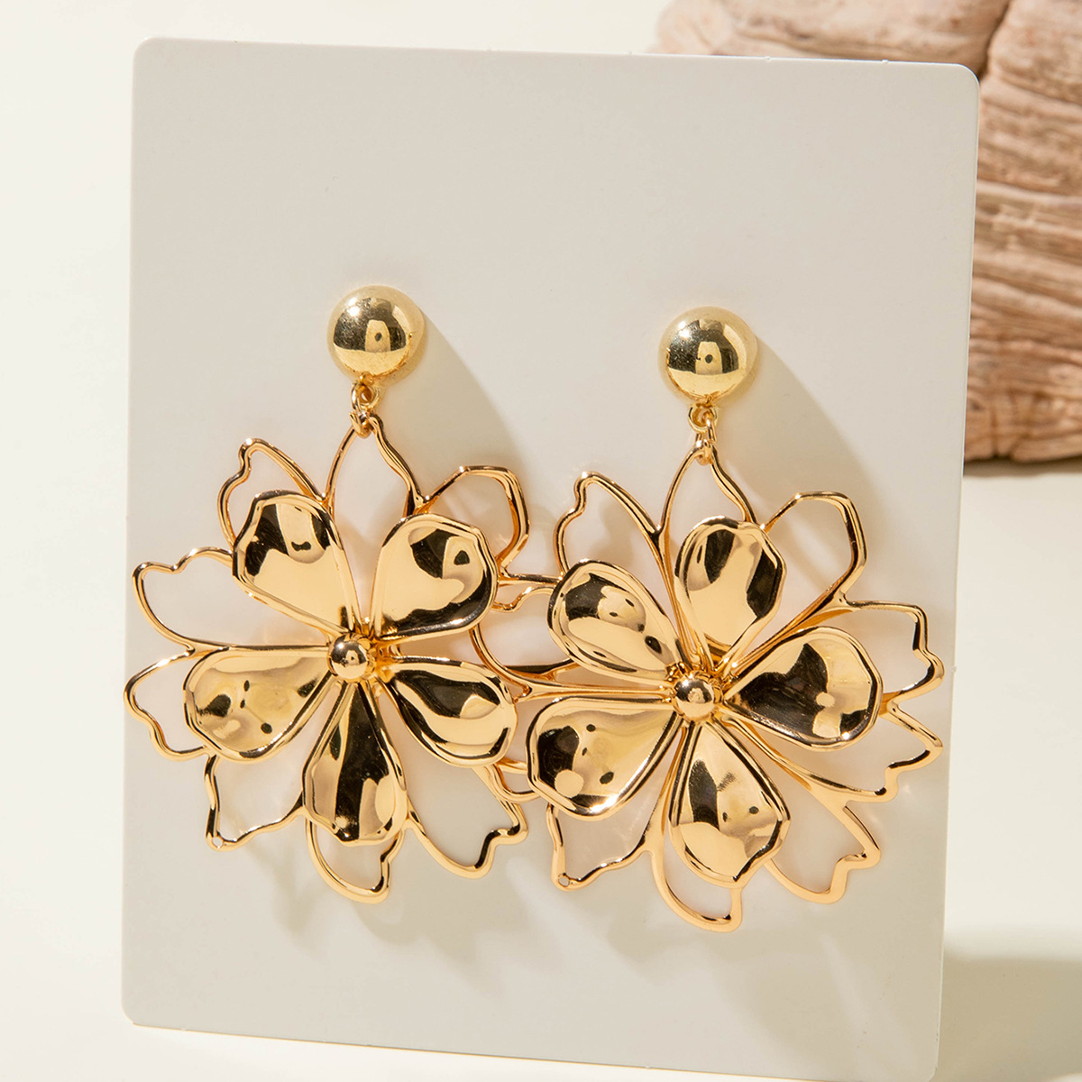 欧美跨境时尚几何设计感褶皱花朵耳环 小众镶珍珠高级感耳环耳饰详情34