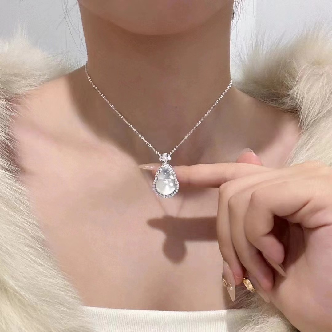 The pure silver water foam jade necklace has a strong luster, is fresh and transparent. The 925 silver gourd pendant features a niche design and is suitable for both men and women pic 6