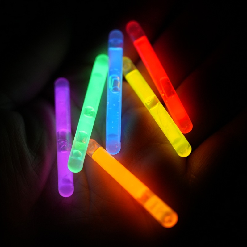 6*50mm荧光小棒荧光鱼漂棒厂家直供一次性液体发光迷你荧光棒厂家详情3