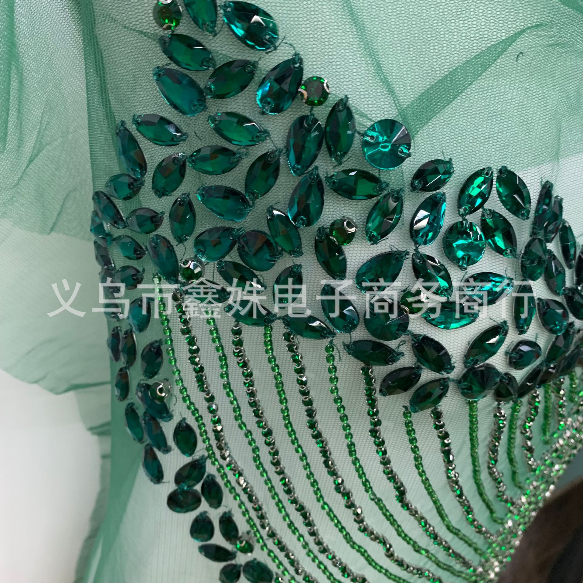 Green high-quality exquisite rhinestones are fashionable and sexy accessories for wedding dresses and evening gowns pic 6